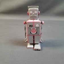 SL-4. Wind-Up Tin Robot. No. MS502. China, 1980.
