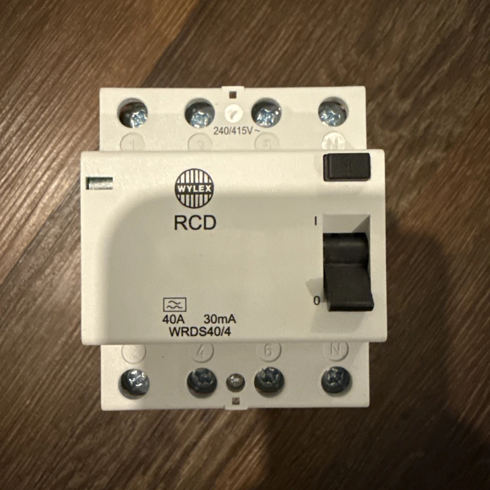 Wylex WRDS40/4 40A 4-POLE TYPE A RCD 240/415V 30mA TRIP - Image 2 of 2