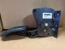 05036MA NEW KW FUEL PEDAL, also D21-6021-300 