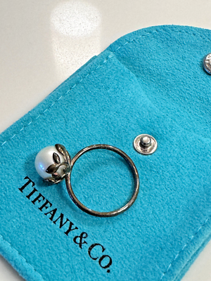 Tiffany & Co Paloma Picasso Pearl Ring (authentic) Size 8 womens