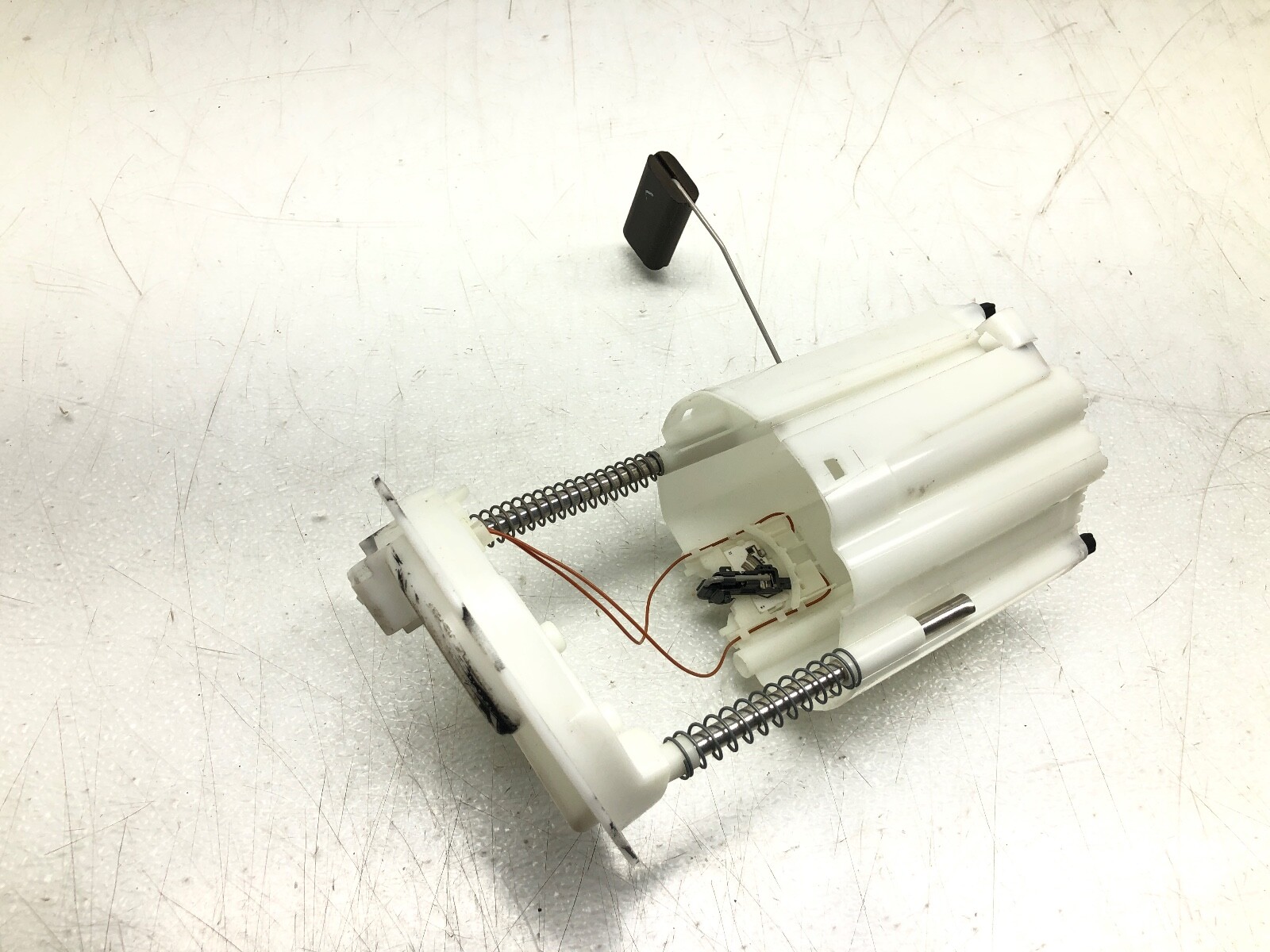 2014-2020 MASERATI QUATTROPORTE FUEL PUMP SENDING UNIT SET X2 OEM.