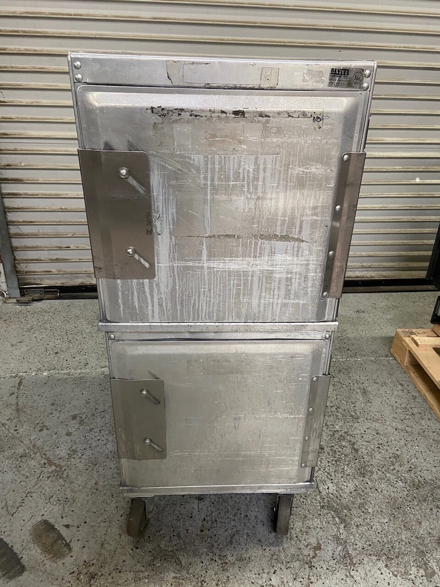 Enclosed sheet online pan rack