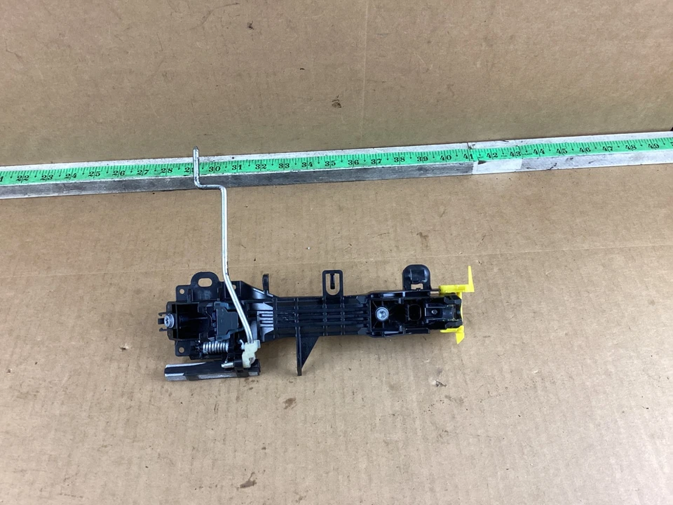 2011-2020 Toyota Sienna Front Right Passenger Side Exterior Door Handle OEM - Image 4 of 4