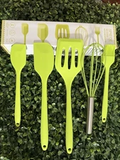 5-Piece Silicone Kitchen Utensil Set – Heat-Resistant Black Spatula, Whisk Green