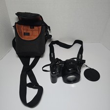 FujiFilm FinePix S8650 16MP 36x Zoom SLR Style Bridge Camera With Carrying Bag