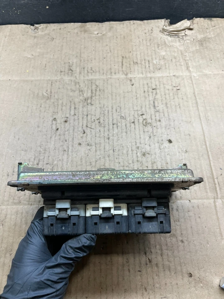 Dodge Van 2002 módulo informático motor ECM de 5,9 L 56040325AE R1993 Foto 2 de 4