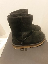 Kids uggs size 9UK