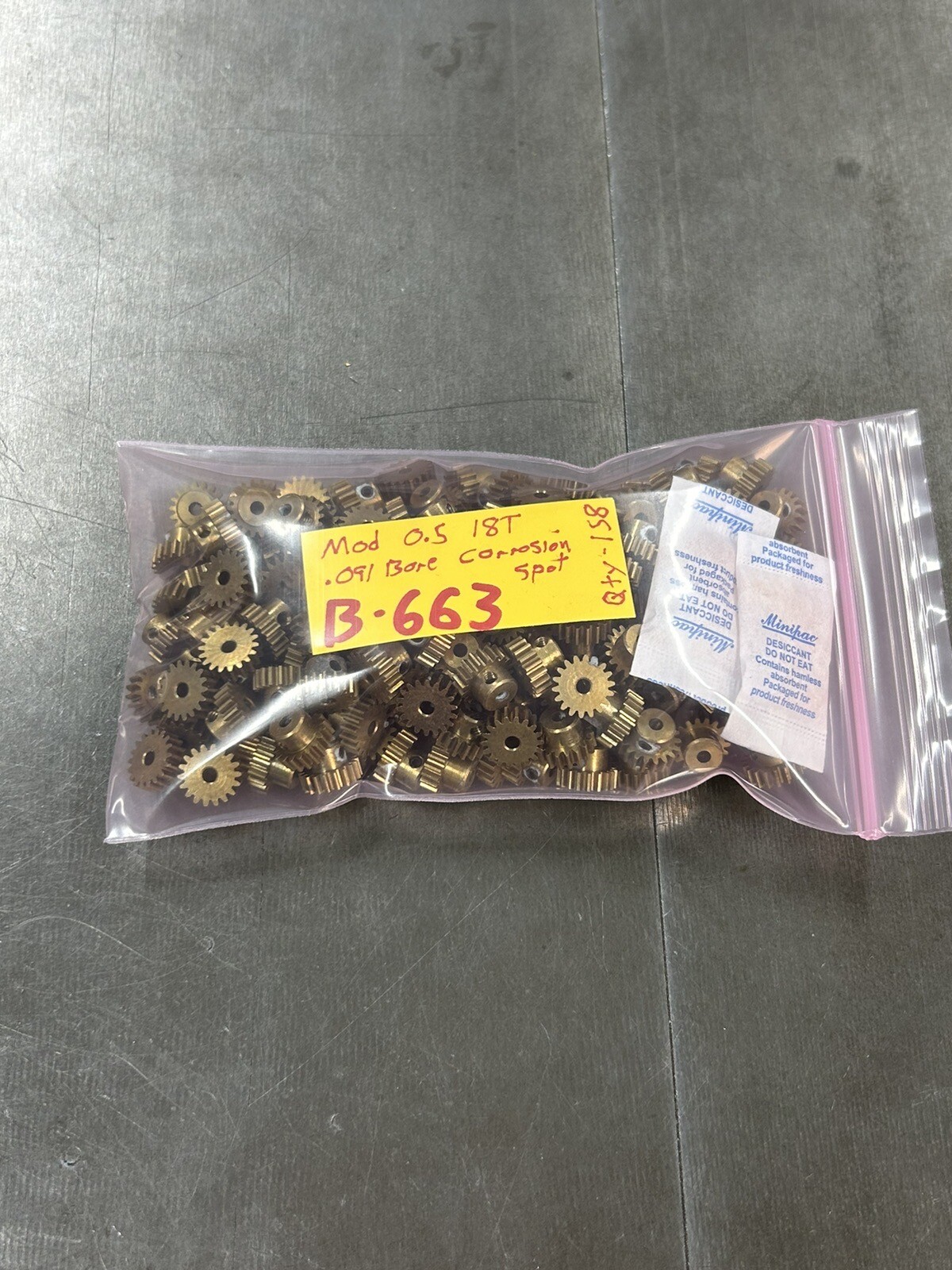 QTY 1 TRADESHIP BRASS PINION GEAR MODULE 0.5 PITCH 18 TEETH .091" BORE SLOT CAR