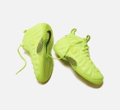 lime green foamposites mens