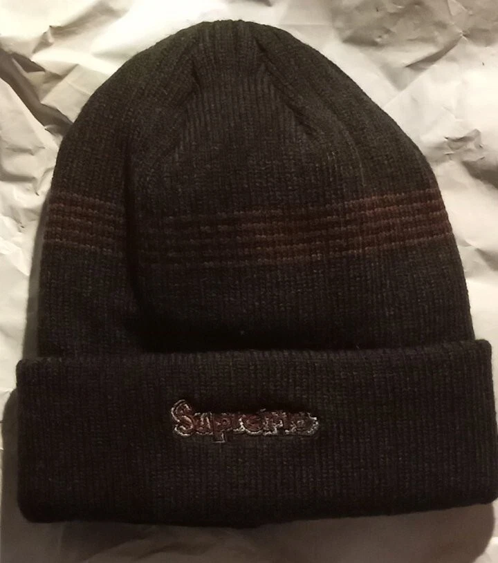 Bonnet logo Supreme Gonz (propre, voir photos)