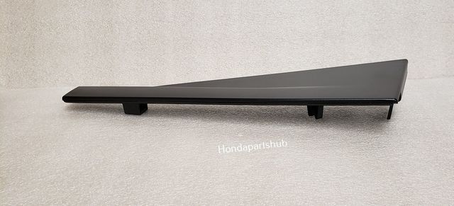 16-22 Honda Pilot Left (Driver) side Tailgate Hinge Cover