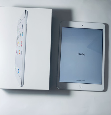 Apple iPad Mini 2 A1489 16GB WiFi Only White Silver ME279LL/A