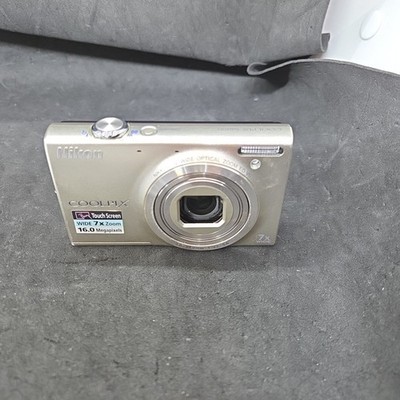 Nikon COOLPIX S6100 16.0MP Digital Camera Silver With Battery - No Charger