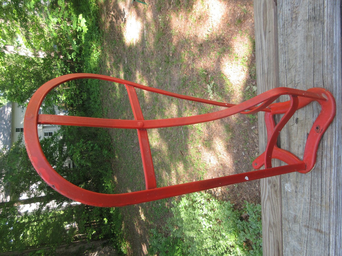 Support De Selle Vintage – Monture Murale Métal Rouge – Fabrication Anglaise