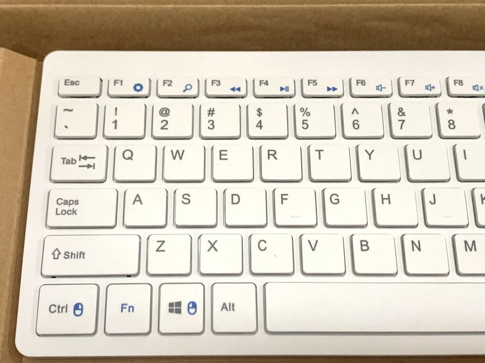 Unbranded White Keyboard Thin Silver with Intergrated Touchpad 14.5" USB - Image 4 of 4