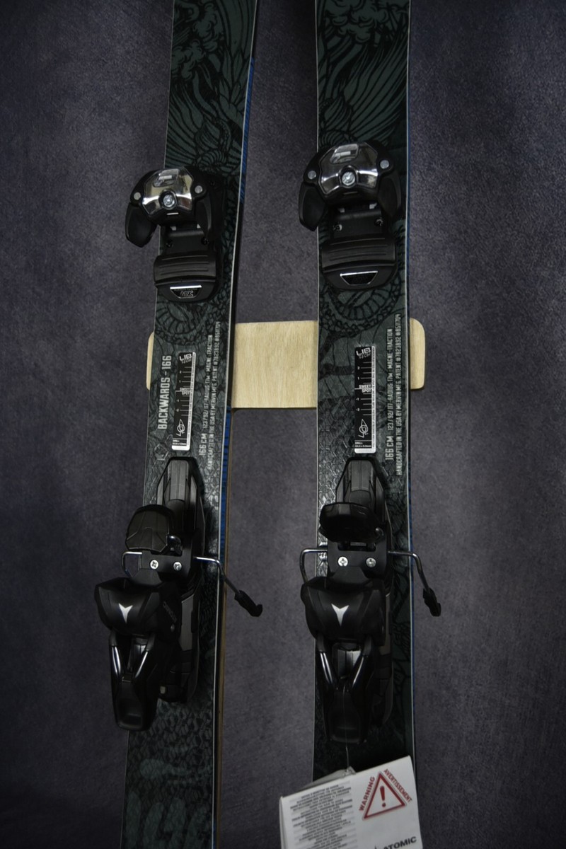 NEW LIB TECH BACKWARDS 92 SKIS SIZE 166 CM WITH ATOMIC