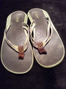 chaco thongs
