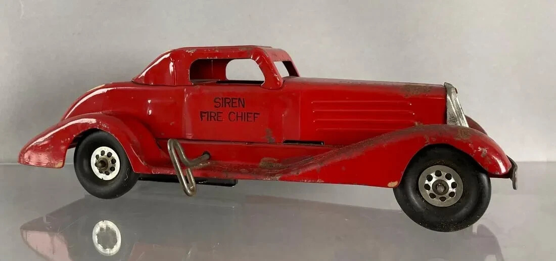 Vintage Marx Girard Siren Fire Chief Wind Up Pressed Steel Toy Car