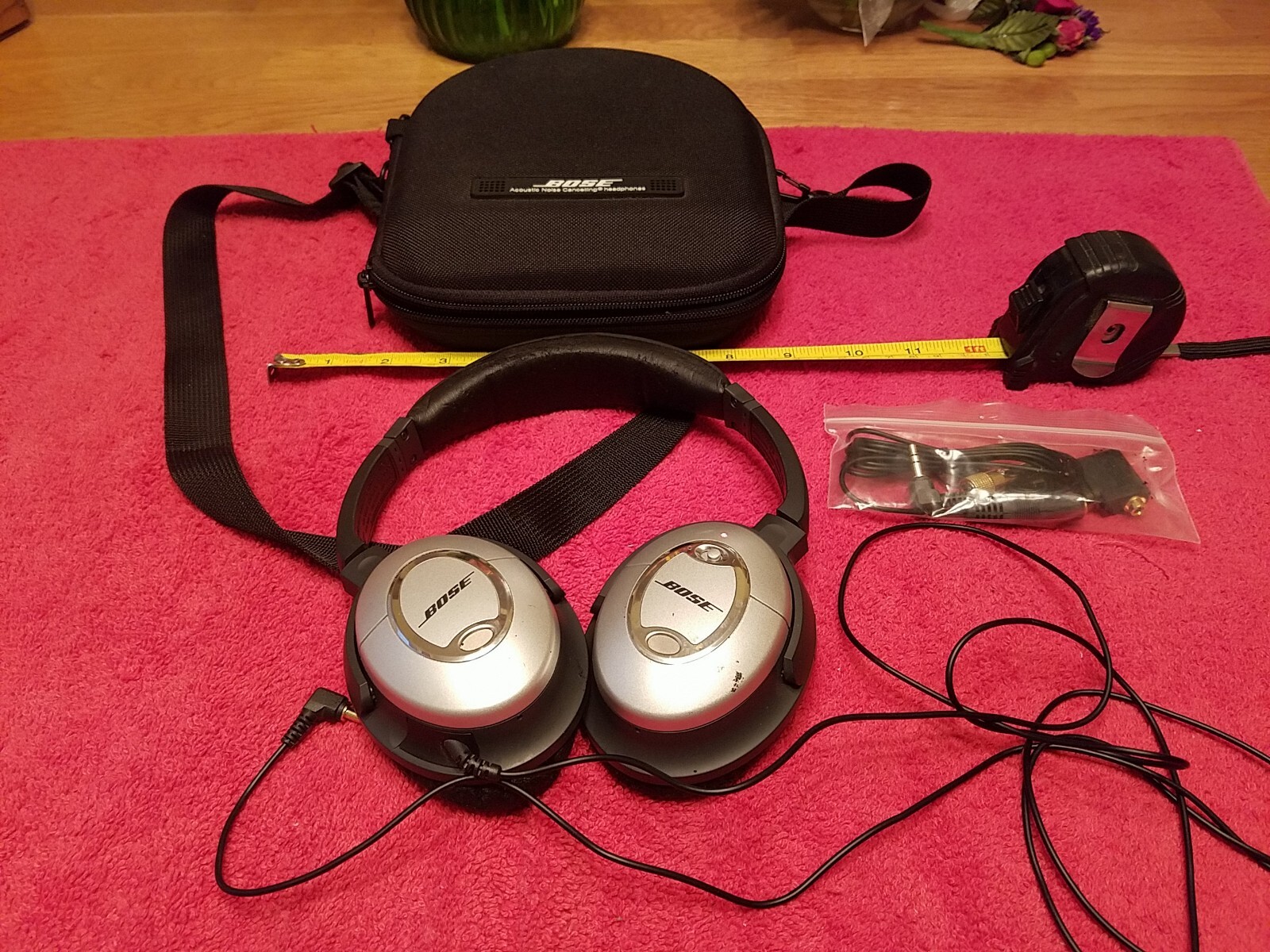 BOSE ACOUSTIC NOISE CANCELING HEADPHONES QC2 QUIET COMFORT-image