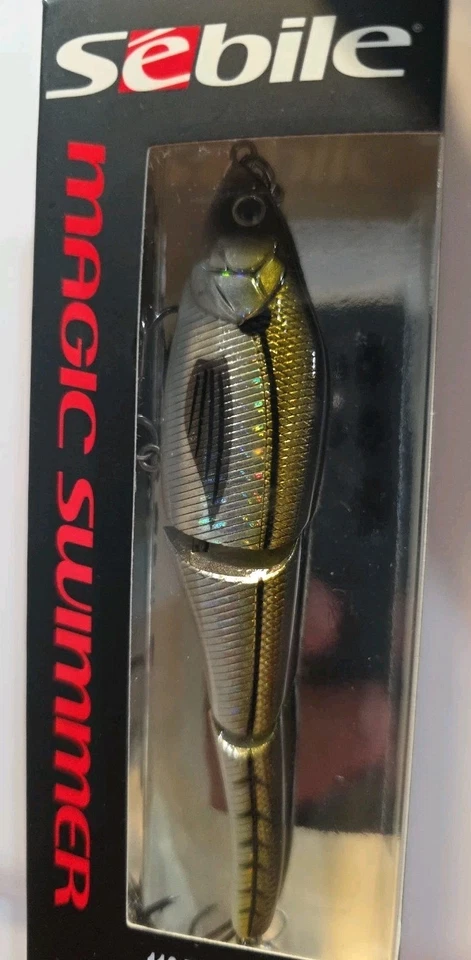 Señuelo Sebile Magic Swimmer 4 3/8" Flotante 3/8oz Articulado Swimbait Golden Eye Bass Foto 2 de 4