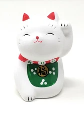 THY COLLECTIBLES Hand Painted Green Feng Shui Mini Maneki Neko Lucky Cat Fu (Fo