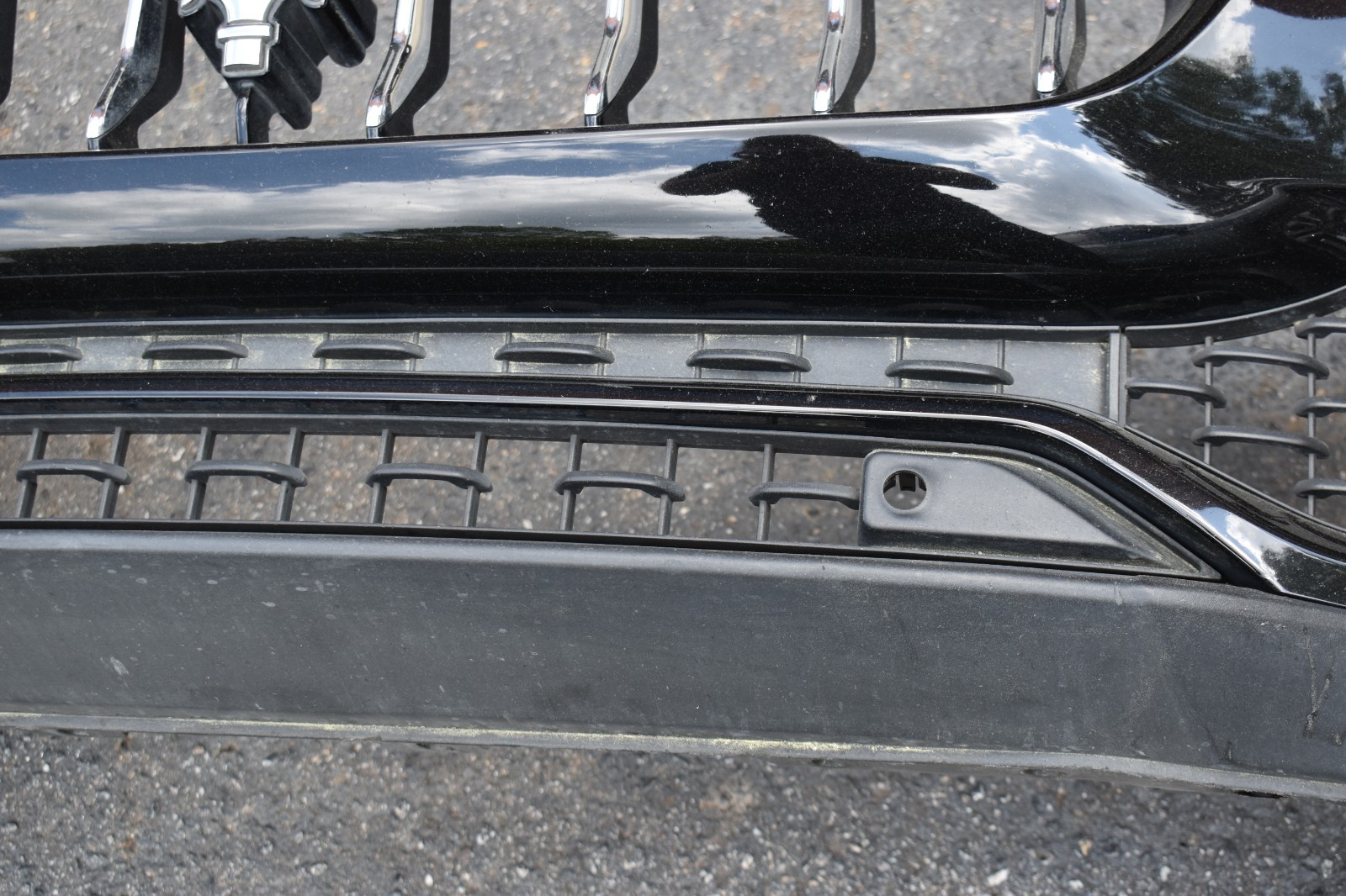 MASERATI LEVANTE FRONT BUMPER with GRILLE CAMERA RADAR GRANLUSSO 2017 -2024