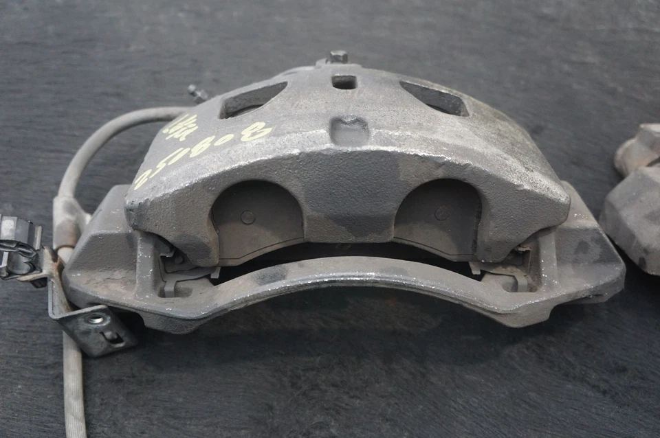 套装 2 前左制动卡钳 原始设备制造商 23398897 雪佛兰索罗德 3500 2015 — 第 2/4 张图片