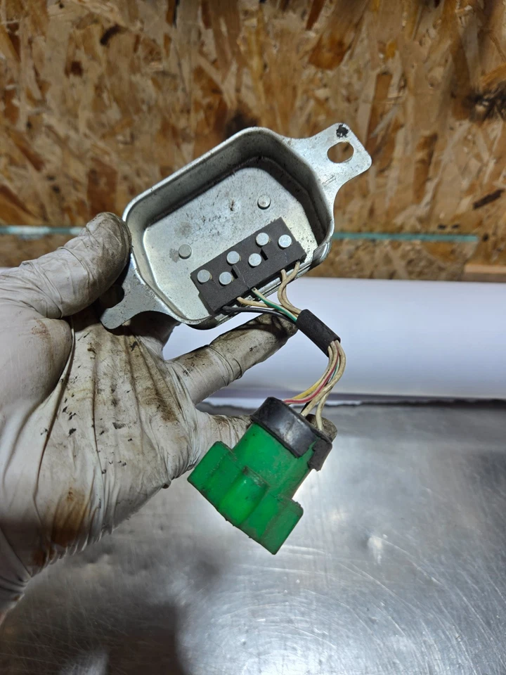 80-84 TOYOTA HILUX ALTERNADOR REGULADOR DE TENSÃO 20R 22R ALTERNADOR EXTERNO - Imagem 2 de 3