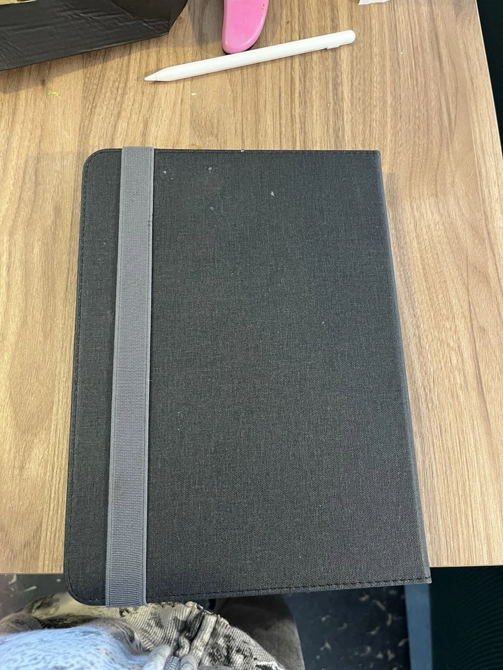 Apple iPad (6th generation) · 128GB · Wi-Fi, foto 4 de 5