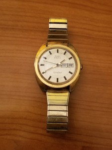 timex electric gold watch