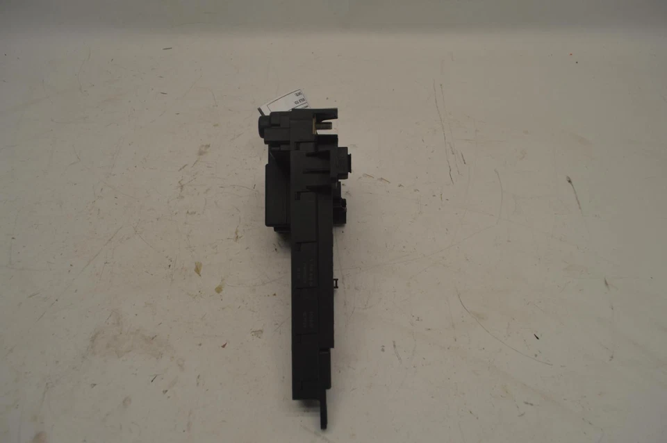 BMW M5 2006-2010 maletero trasero distribución de energía relé de fusibles bloque OEM Foto 2 de 4