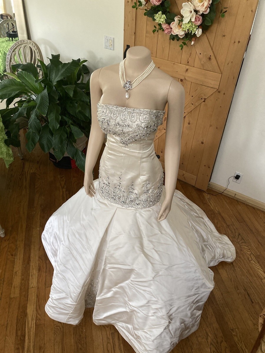white christmas dresses Never Worn Stephen Yearick 88059 Spring 2021 Wedding Dress main image 1