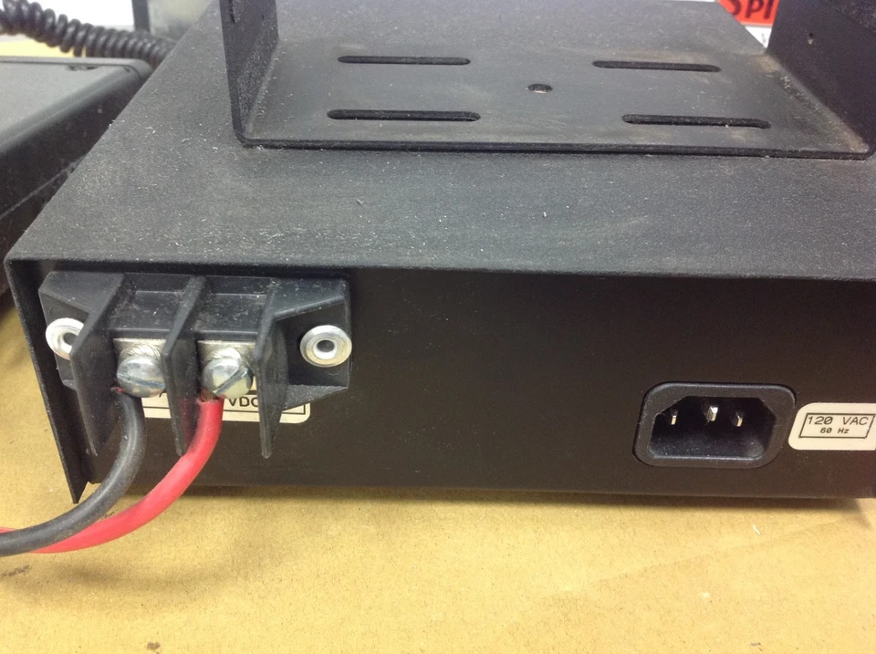 ICOM Base Station, IC-F620-2, 440-490MHz, 25W, w Desktop Mic, COMM Power Supply - Image 4 of 4