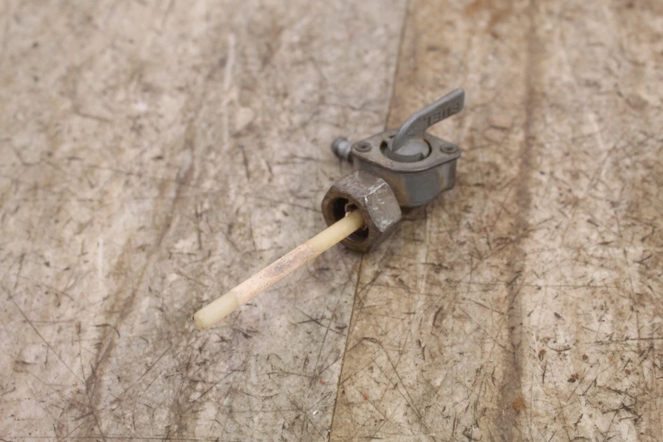 Honda ATC185S 1981 tapa de gasolina/combustible con llave Foto 4 de 4