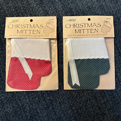 Vintage 1989 Graph-It Arts, Inc Mini Christmas Mittens Lot Of 2 Green Red