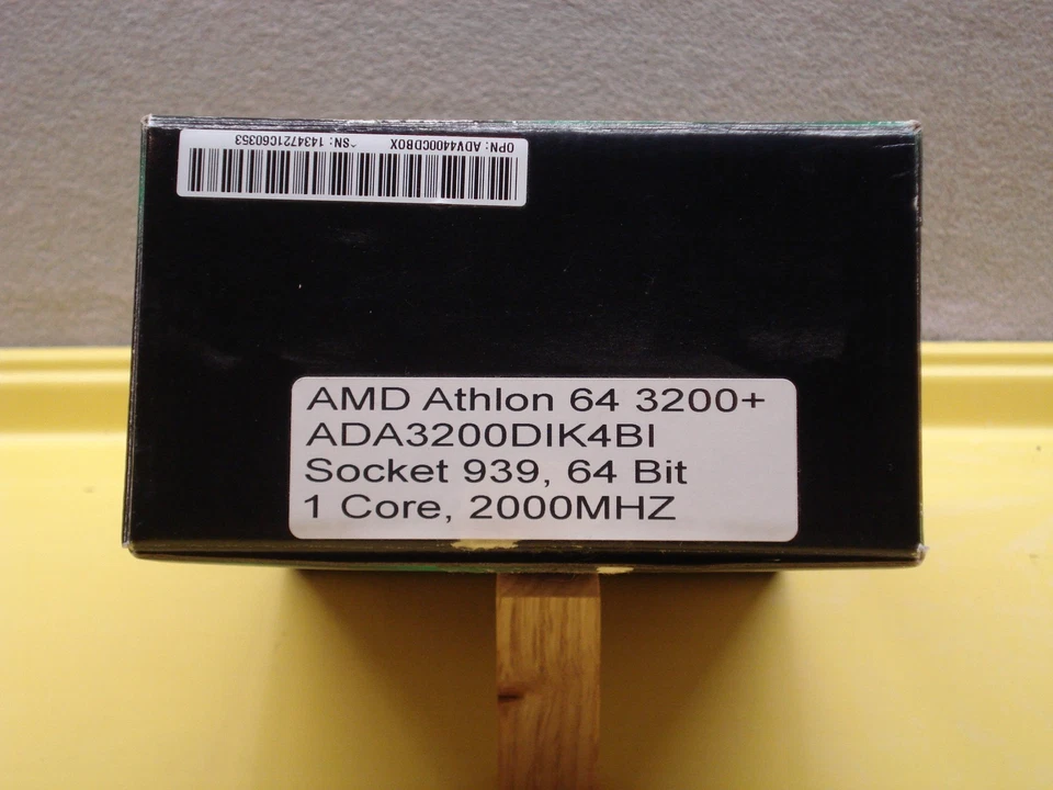 Procesador AMD Athlon 64 X 2 Dual Core ADA 3200 DIK4BI Foto 2 de 4