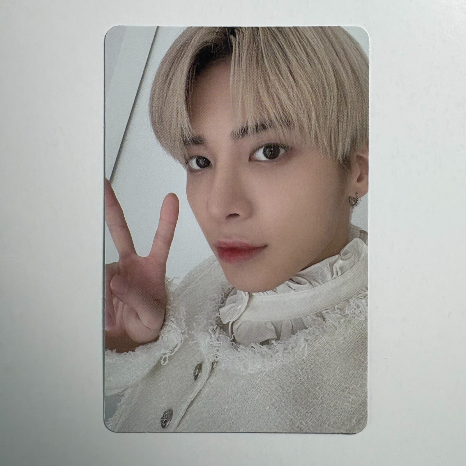 [TXT] TAEHYUN - The Chaos Chapter: FIGHT OR ESCAPE FIGHT Photocard - On Hand