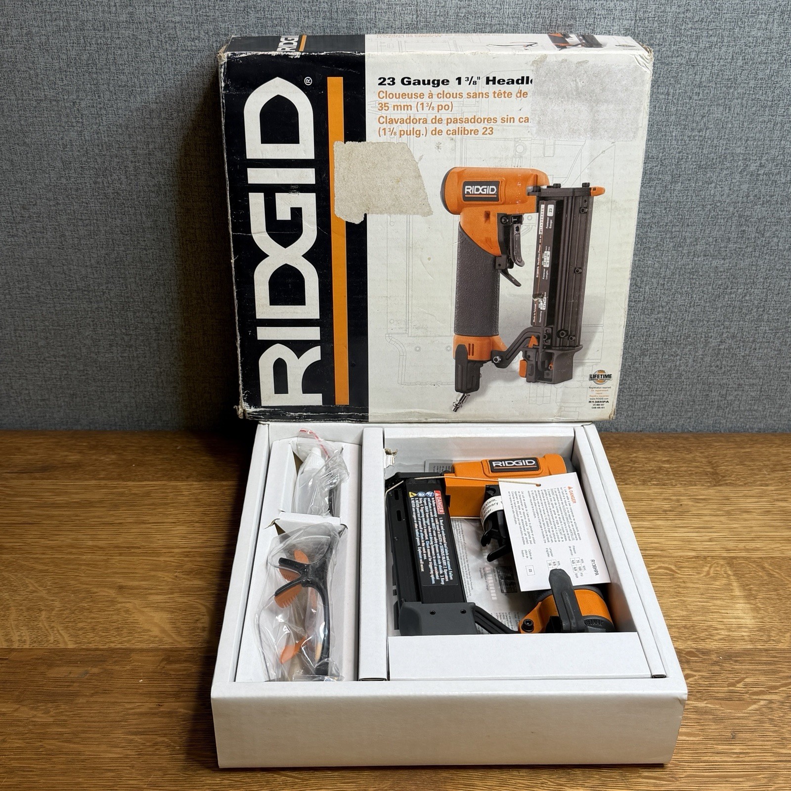 New Ridgid R138HPA 23-Gauge 1-3/8" Pneumatic Headless Pinner Nail Gun