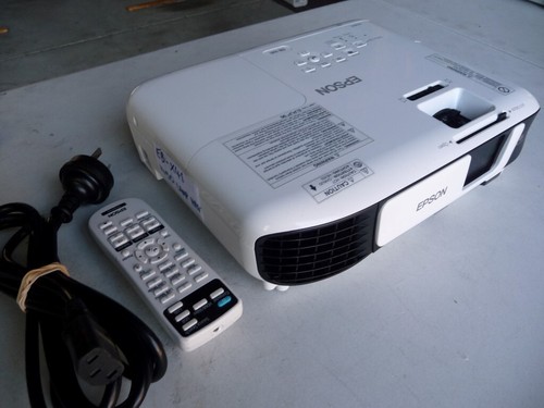 EPSON EB-X41 W/ REMOTE 1450 AVG BULB HRS 3600 LUMENS, XGA RES, PROJECTOR IN EC