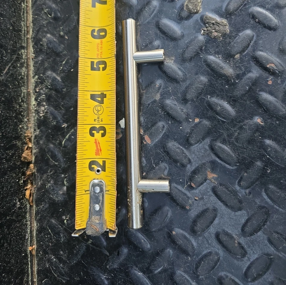 Manijas de barra en T cromadas pulidas centrales estilo Euro de 6 pulgadas para gabinetes - 30 piezas Foto 3 de 3