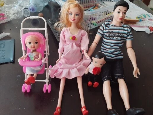 Poussette poupée Barbie enceinte bébé né famille heureuse avoir un bébé  dans le