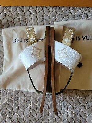 green and white louis vuittons belt