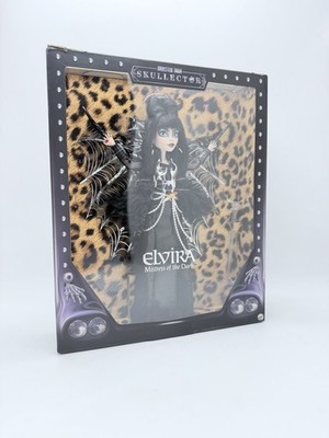 Monster High Skullector Elvira Mistress of the Dark Mattel OVP Beschädigt