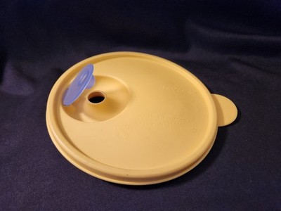 Tupperware Crystal Wave Vented Yellow Seal Lid Replacement Vintage 2648A-3