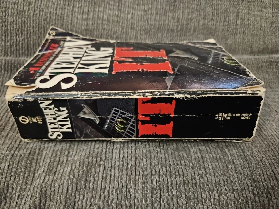 Stephen King IT True First Signet Edition 1st Print September 1987 Paperback - Image 3 of 4