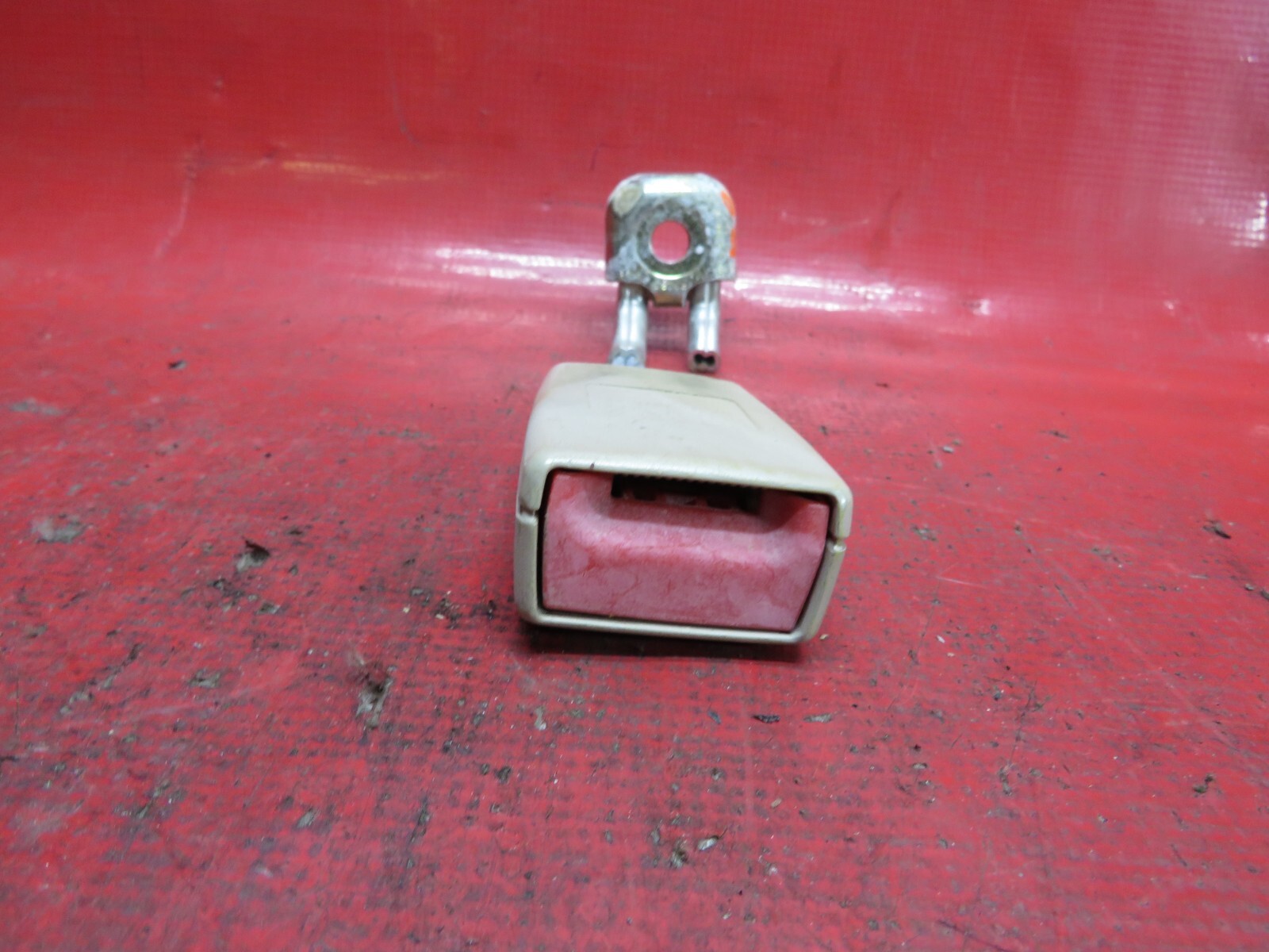 2006 BENTLEY FLYING SPUR RIGHT REAR SEATBELT BUCKLE