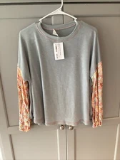 Sugarfox Poly blend Long Sleeve Floral Print Pullover Size S NWT Lightweight
