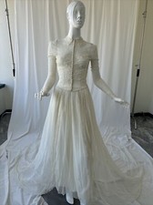 Stunning Vintage 1960  s Unbranded Off White Wedding Dress Natural Waist Train