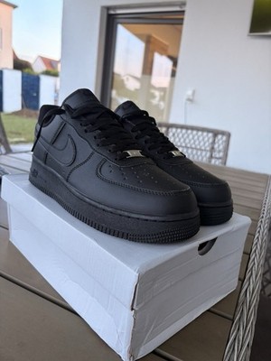 Nike Air Force 1 Low Herren Sneaker EU 44 Schwarz Schnürung Neu mit Karton