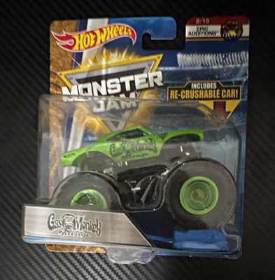 Hot Wheels Monster Jam Gas Monkey Garage 1:64 Diecast Truck w/ Re-Crushable Car